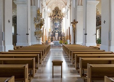 Kathedrale St. Nikolaus – Katedrála svatého Mikuláše