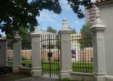 Morový špitál s kostelem Nejsvětější Trojice