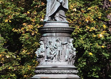 Vojtěch (Adalbert) Lanna statue