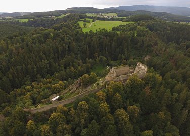 Burgruine Dívčí Kámen (dt. Maidstein)