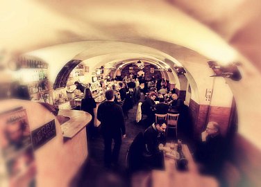 BEERANEK Singer Pub / Micro Brewery