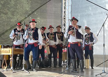 Festival dechových a lidových hudeb K Budějicům cesta...