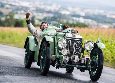 MG C Type z roku 1931 bude nejstarším autem na trati