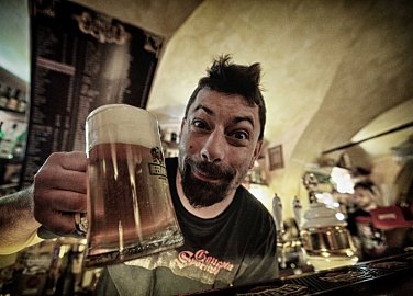 BEERANEK Singer Pub / Micro Brewery