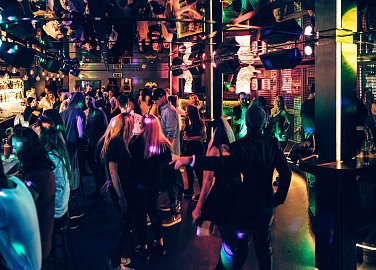 Dance bar Paradox