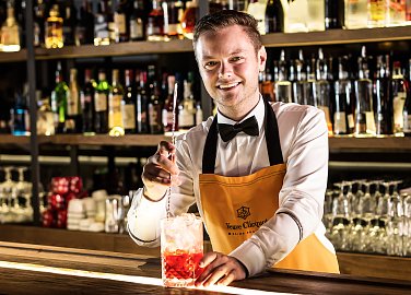 Žlutá ponorka - Poetic Cocktail Bar