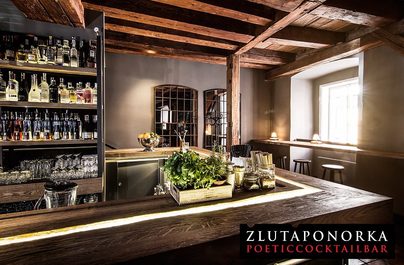Žlutá ponorka - Poetic Cocktail Bar