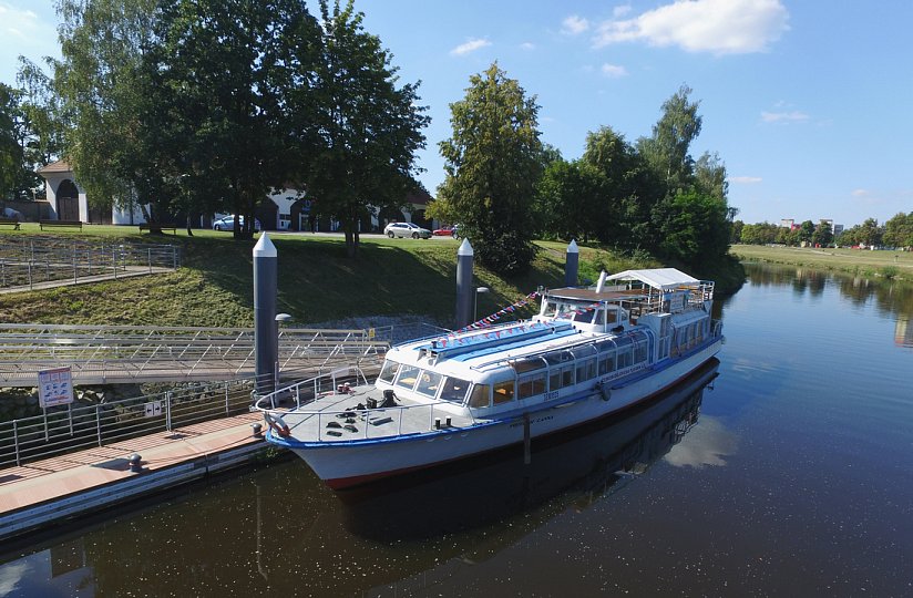 See the beauties of České Budějovice and Hluboká region from the water