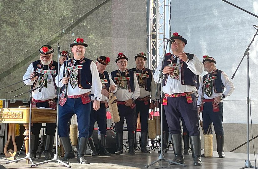 Festival dechových a lidových hudeb K Budějicům cesta...