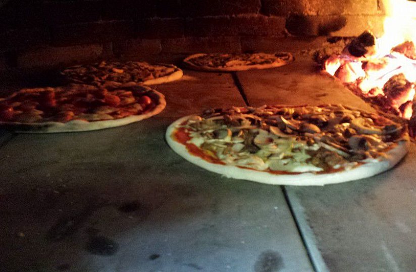 Pizzerie U Žáby pizza & caffe