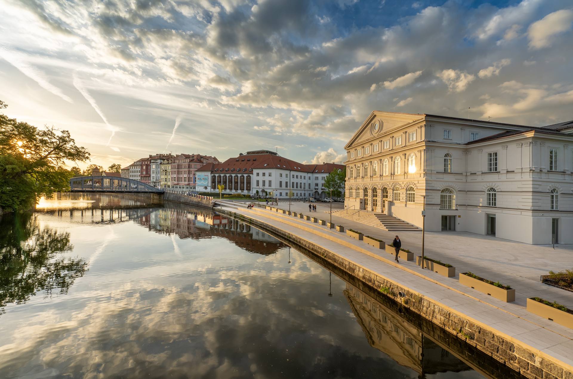ČESKÉ BUDĚJOVICE - BRÁNA K ZÁŽITKŮM NA JIHU ČECH